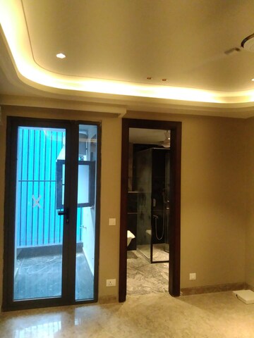Room in 3 BHK Apartment at Greater Kailash I – for Rent
