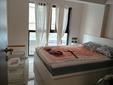 2 BHK Apartment For Rent in Paradigm El Signora, Jogeshwari West