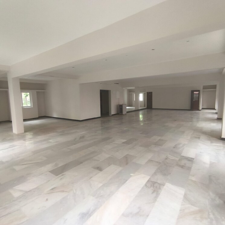 Room, thyagaraya nagar Commercial Showroom 3000 Sq.Ft. In Thyagaraya Nagar Chennai 9082025