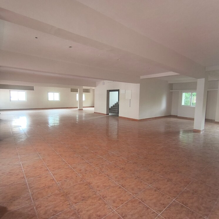  Parking, thyagaraya nagar Commercial Showroom 3000 Sq.Ft. In Thyagaraya Nagar Chennai 9082025