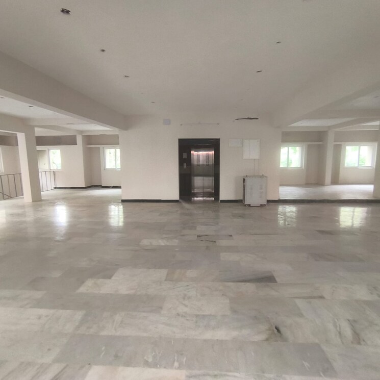  Parking, thyagaraya nagar Commercial Showroom 3000 Sq.Ft. In Thyagaraya Nagar Chennai 9082025