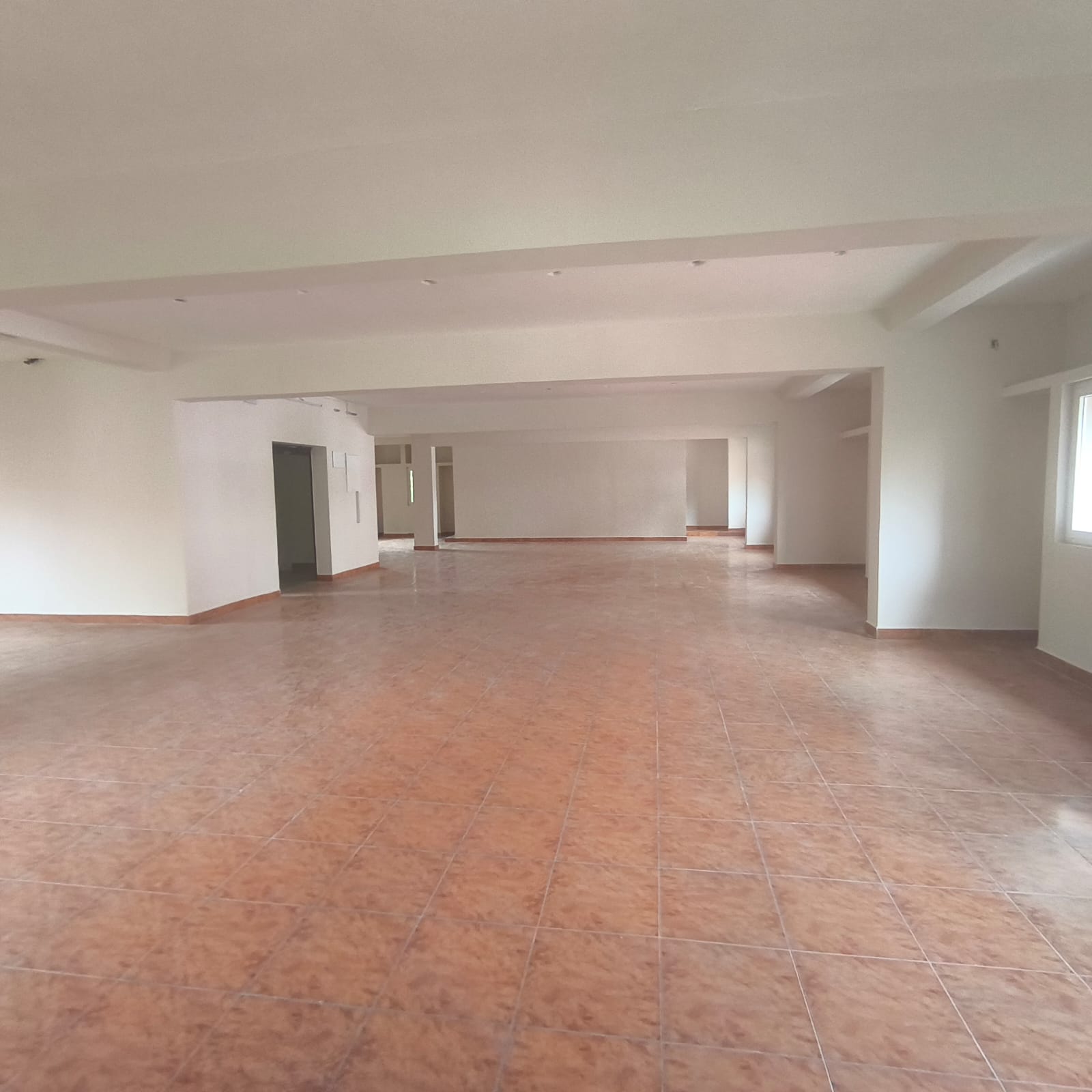 Showroom For Rent in Showroom/office