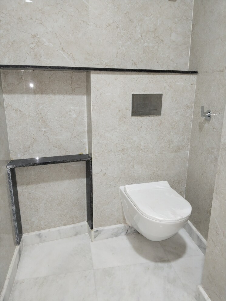 Bathroom, khirki extension 2 Bedroom 900 Sq.Ft. Apartment In Khirki Extension Delhi 9082030