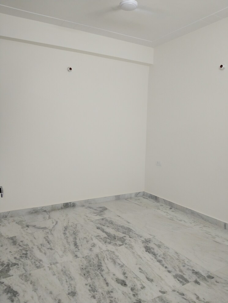 Room, khirki extension 2 Bedroom 900 Sq.Ft. Apartment In Khirki Extension Delhi 9082030