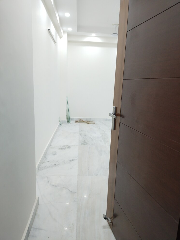 Bathroom, khirki extension 2 Bedroom 900 Sq.Ft. Apartment In Khirki Extension Delhi 9082030