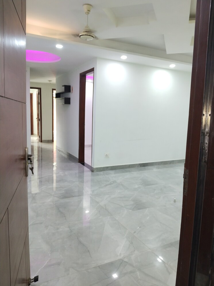 Room, khirki extension 1 Bedroom 500 Sq.Ft. Apartment In Khirki Extension Delhi 9082039