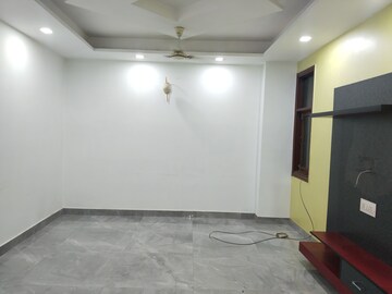 Room in 1 BHK Apartment at Khirki Extension – for Rent