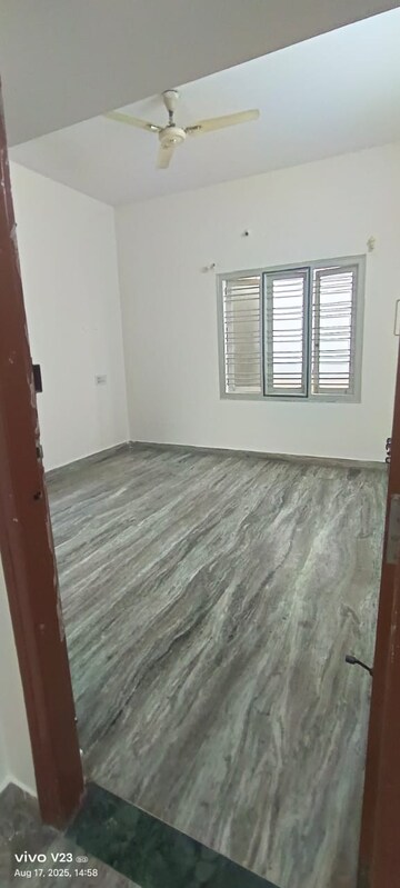 Room in 2 BHK Builder Floor at Hsr Layout – for Rent