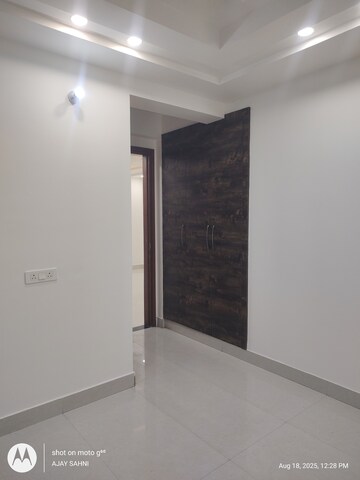Furnished Amenities in 2 BHK Builder Floor at Mehrauli – for Rent