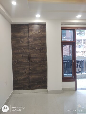 Bedroom in 2 BHK Builder Floor at Mehrauli – for Rent