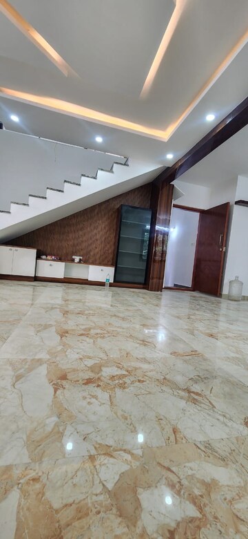 Room in 3 BHK Builder Floor at Iti Layout – for Rent