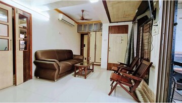 Living Room in 2 BHK Apartment at Andheri West – for Rent
