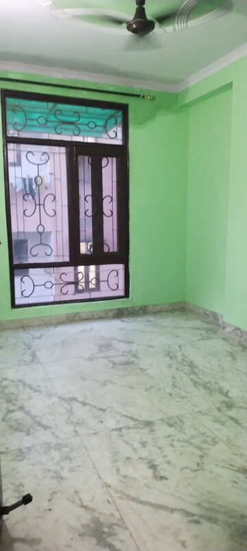 Room in 2 BHK Builder Floor at Mayur Vihar Phase 1 – for Rent