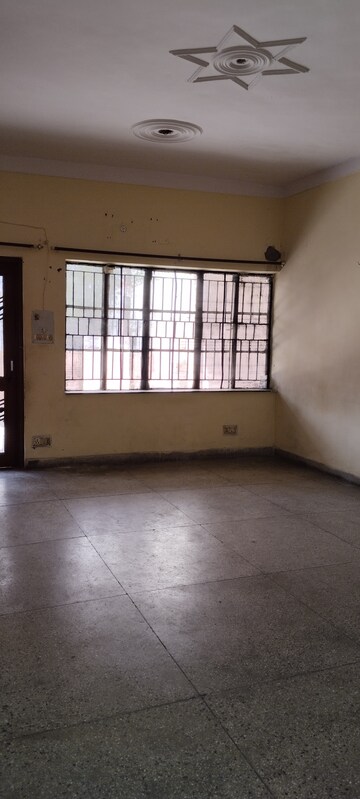Room in 2 BHK Builder Floor at B Block Shastri Nagar – for Rent