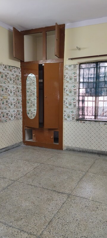 Room in 2 BHK Builder Floor at B Block Shastri Nagar – for Rent