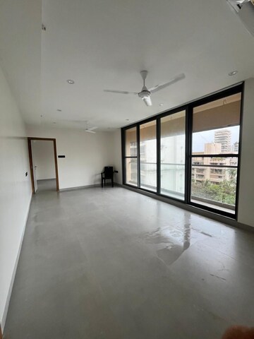 Room in 3 BHK Apartment at Willadel Apartment, Bandra West – for Sale