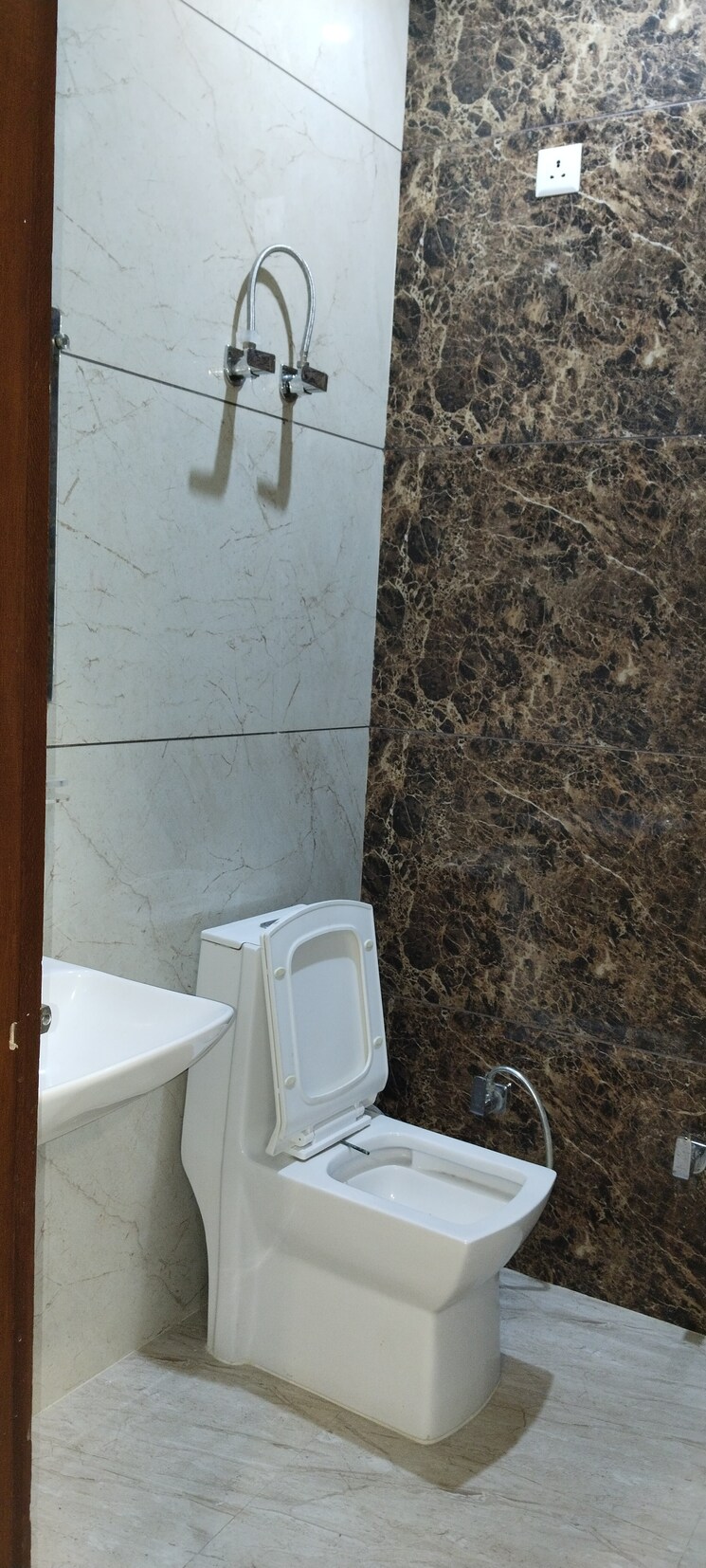 Bathroom, kavi nagar block h 3.5 Bedroom 1800 Sq.Ft. Builder Floor In Kavi Nagar Block H Ghaziabad 9082112