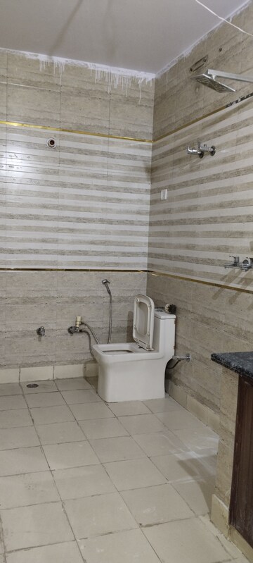 Bathroom in 3.5 BHK Builder Floor at A Block Shastri Nagar – for Rent