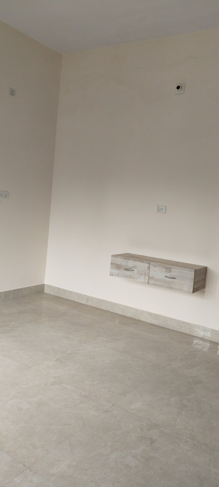 Room, a block shastri nagar 3.5 Bedroom 3000 Sq.Ft. Builder Floor In A Block Shastri Nagar Ghaziabad 9082125