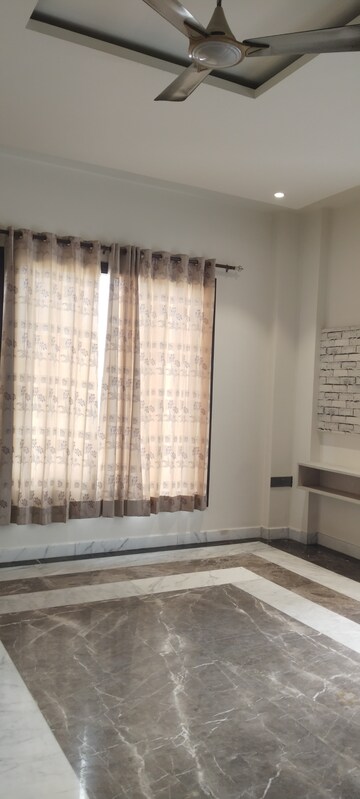 Bathroom in 2.5 BHK Builder Floor at Kavi Nagar Block H – for Rent