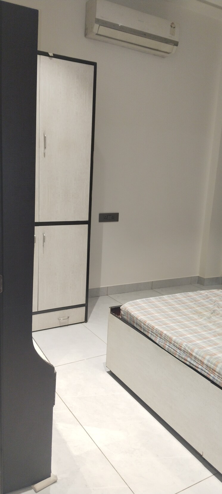 Room, kavi nagar block h 2.5 Bedroom 1400 Sq.Ft. Builder Floor In Kavi Nagar Block H Ghaziabad 9082128