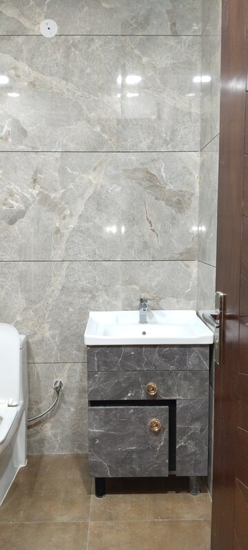 Bathroom in 2.5 BHK Builder Floor at A Block Shastri Nagar – for Rent