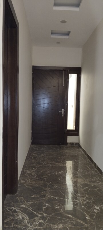 Room in 2.5 BHK Builder Floor at A Block Shastri Nagar – for Rent
