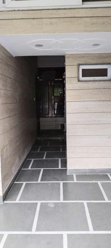 Balcony in 2.5 BHK Builder Floor at G Block Shastri Nagar – for Rent