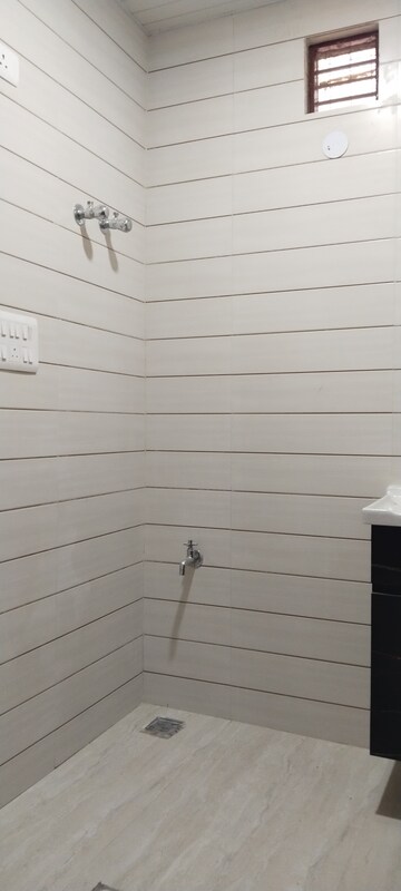 Bathroom in 2.5 BHK Builder Floor at G Block Shastri Nagar – for Rent