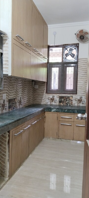 Kitchen in 2.5 BHK Builder Floor at G Block Shastri Nagar – for Rent