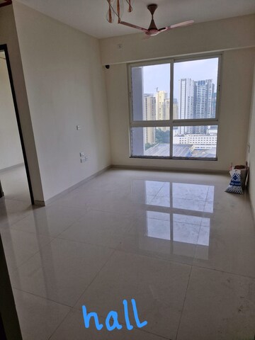 Room in 2 BHK Apartment at Sheth Zuri, Laxmi Nagar – for Rent