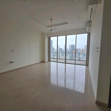 Room in 3 BHK Apartment at Kohinoor Square Altissimo, Dadar West – for Rent
