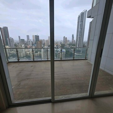 Building Lobby in 3 BHK Apartment at Kohinoor Square Altissimo, Dadar West – for Rent