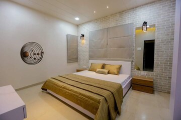 Bedroom in 3 BHK Apartment at Kabra Ajanta, Santacruz West – for Rent