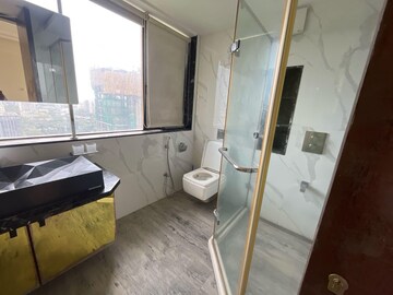 Team Area in 3 BHK Apartment at Rna Mirage, Worli – for Rent