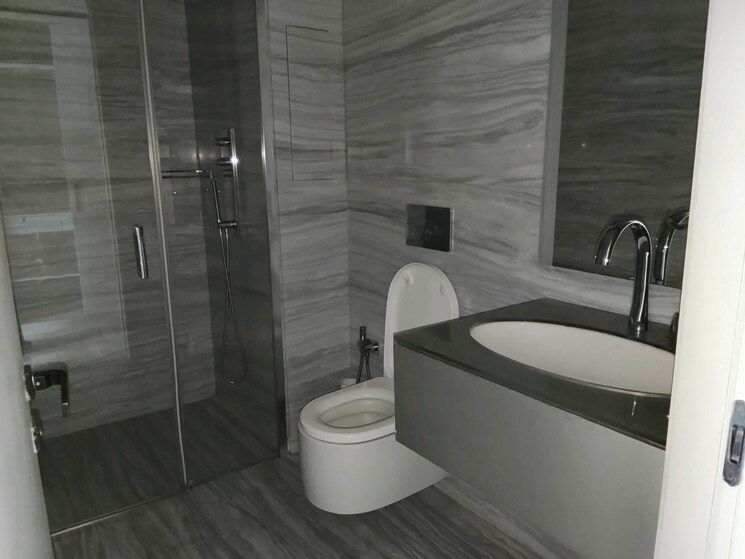 Bathroom, lodha-the-world-towers-world-one-tier-2 3 Bedroom 2000 Sq.Ft. Apartment In Worli Mumbai 9082166
