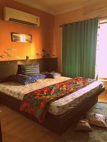 Bedroom in 2 BHK Apartment at Arihant CHS Khar West, Khar West – for Rent
