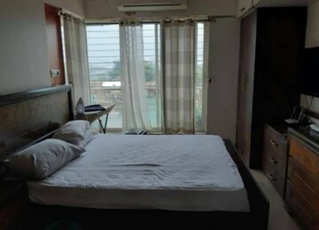 Bedroom in 2 BHK Apartment at Seasons Avenue Khar West, Khar West – for Rent