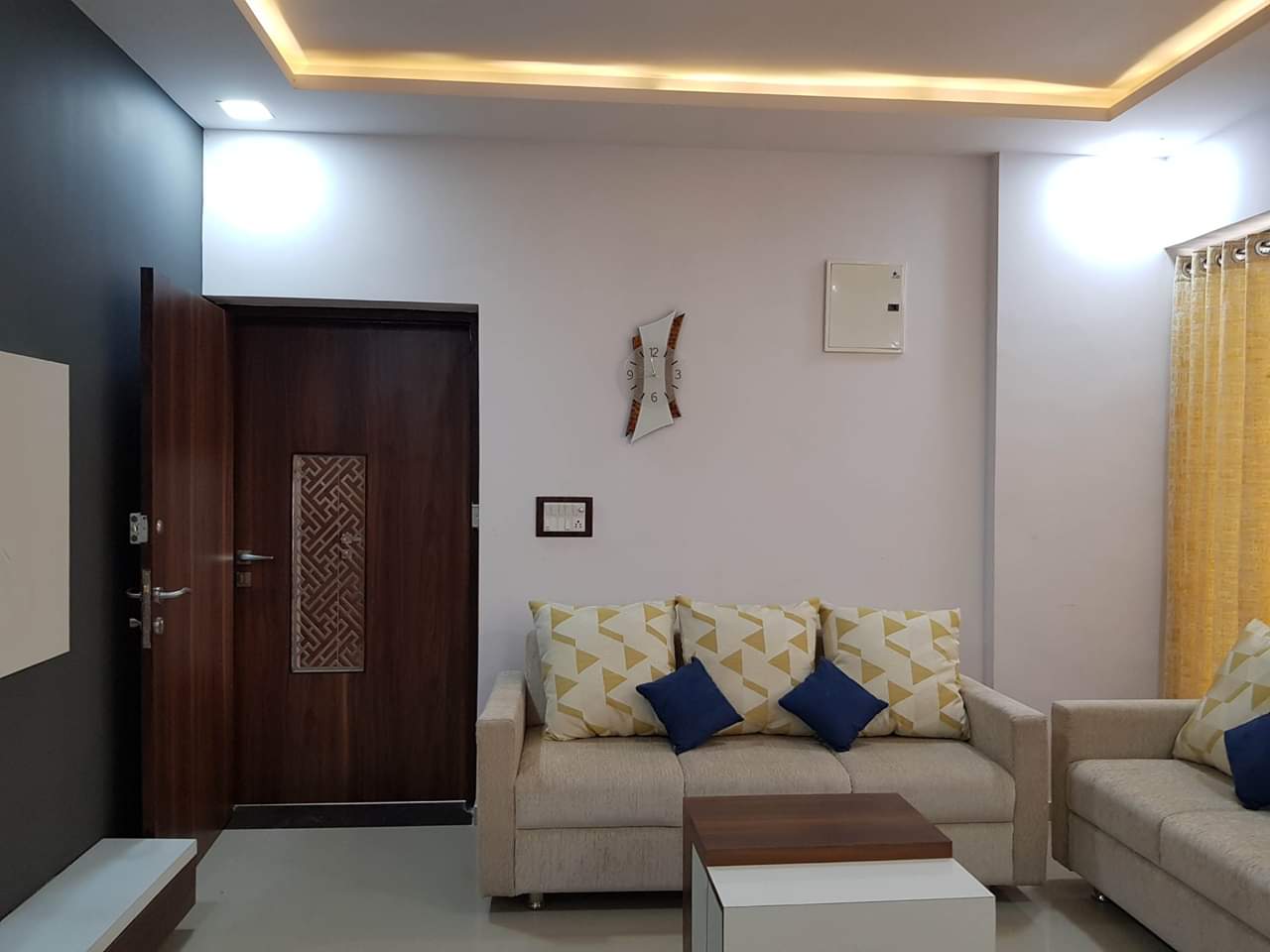2 BHK Apartment For Rent in Gardenia Apartment Khar West