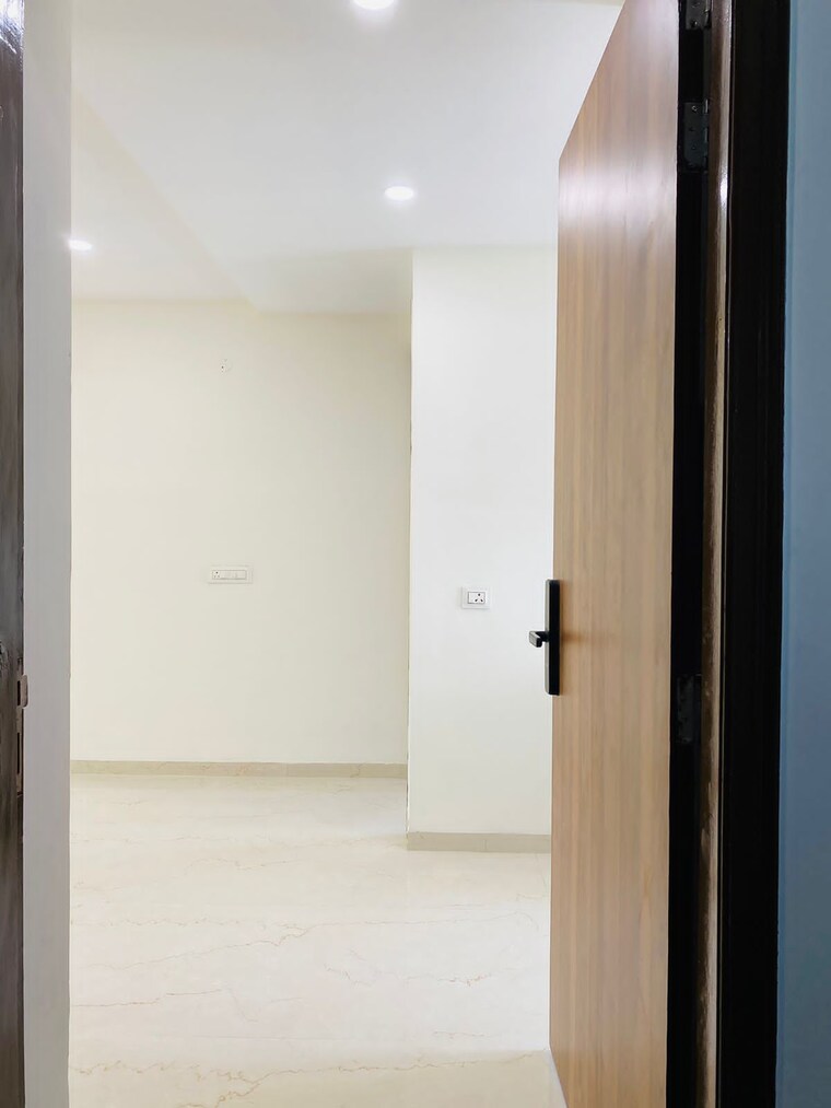 Room, roseate-homes 3 Bedroom 1953 Sq.Ft. Apartment In Ghazipur Zirakpur 9082206