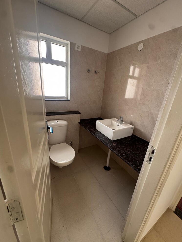 Bathroom, sushma-joynest-moh 3 Bedroom 1355 Sq.Ft. Apartment In Bir Chhat Chandigarh 9082217