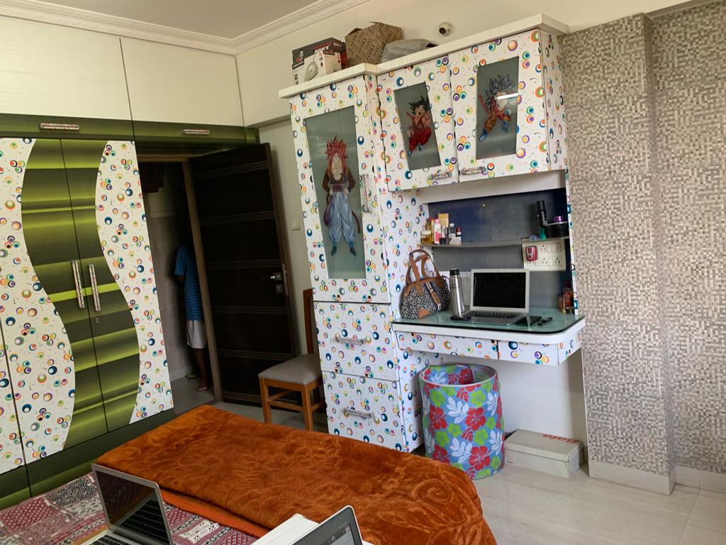 2 BHK + Extra Room Apartment For Rent in K Raheja Vihar