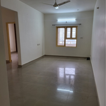 Room in 3.5 BHK Apartment at Greenwood Apartment, Viram Khand – for Rent