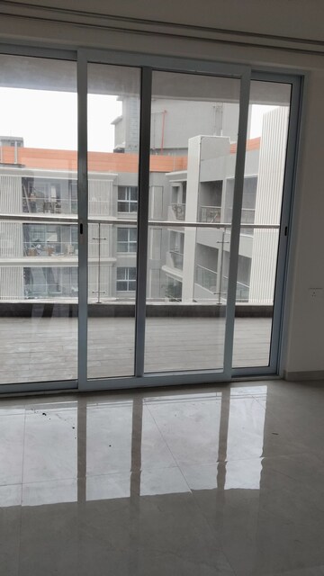 Room in 3 BHK Apartment at Nyati Defence Enclave, Undri – for Rent