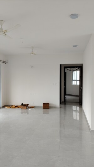 Room in 3 BHK Apartment at Nyati Defence Enclave, Undri – for Rent