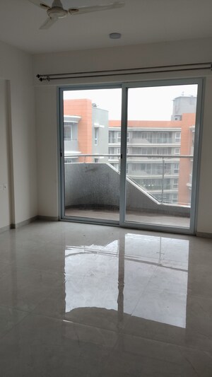 Room in 3 BHK Apartment at Nyati Defence Enclave, Undri – for Rent