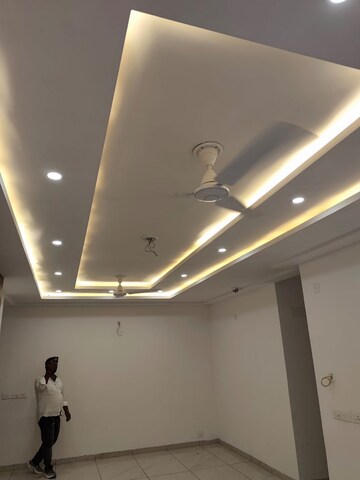 Furnished Amenities in 3 BHK Apartment at Omaxe The Palace, Gomti Nagar – for Rent
