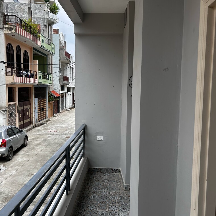 Balcony, sunderpur 2 Bedroom 1000 Sq.Ft. Apartment In Sunderpur Varanasi 9082263