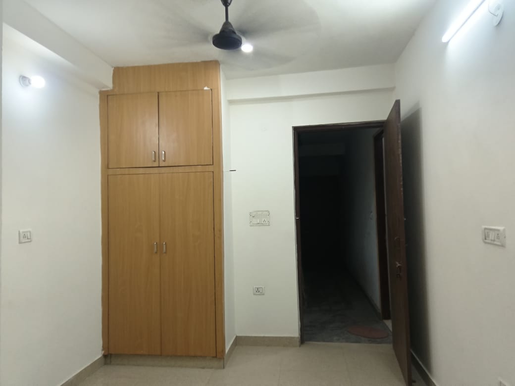 1 RkBuilder Floor For Rent in Saket