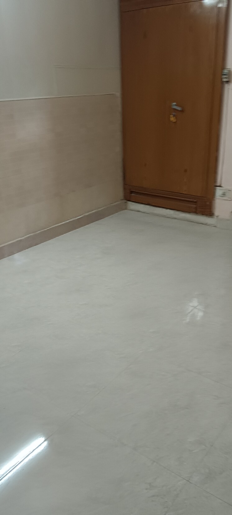 Room, sector 28 1 Bedroom 840 Sq.Ft. Builder Floor In Sector 28 Faridabad 9082296